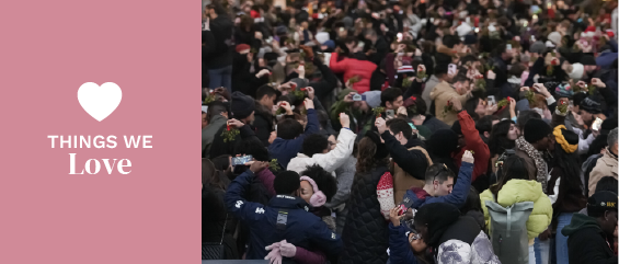 Guinness World Records Kiss Under the Mistletoe